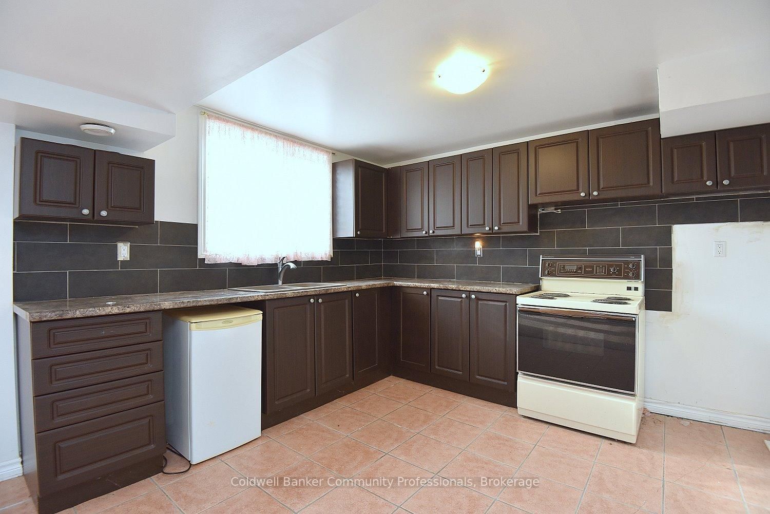 Detached House sold at 50 Winegarden Trail, Hamilton, Ontario, L9H 7M2 - Dundas - MLS: X13458024