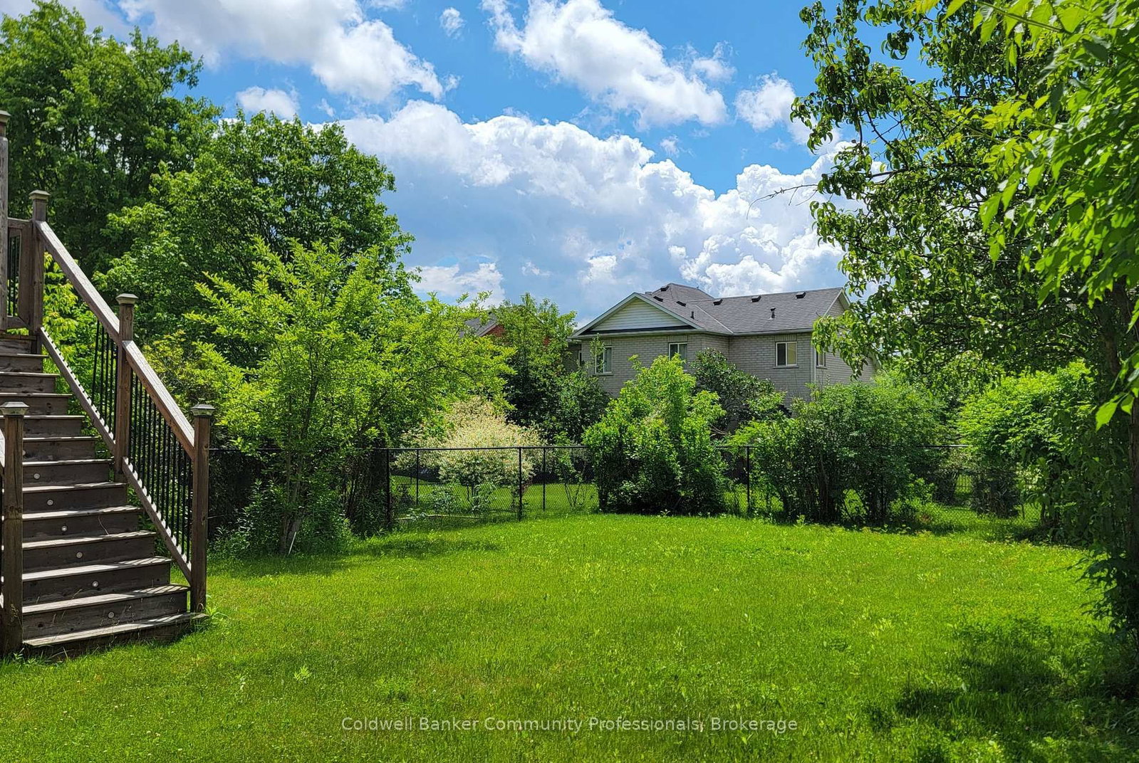 Detached House sold at 50 Winegarden Trail, Hamilton, Ontario, L9H 7M2 - Dundas - MLS: X13458024