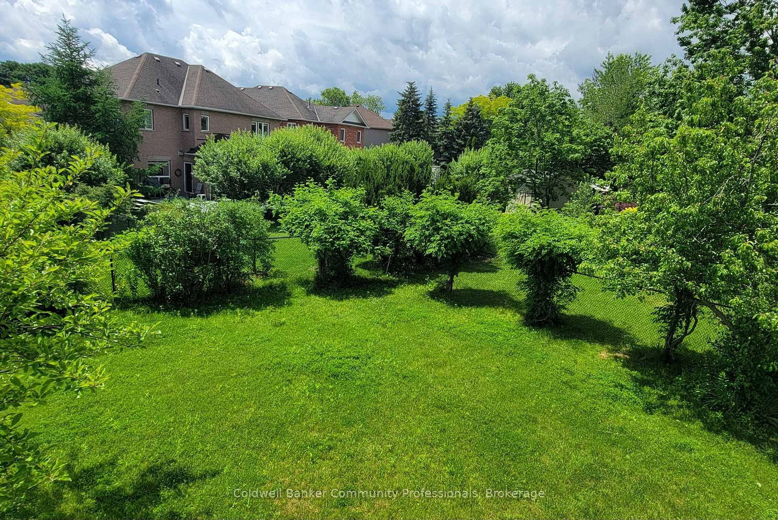 Detached House sold at 50 Winegarden Trail, Hamilton, Ontario, L9H 7M2 - Dundas - MLS: X13458024