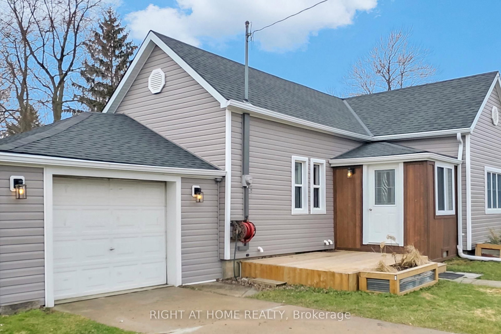 190 King Street • Southwest Middlesex, ON photo 37