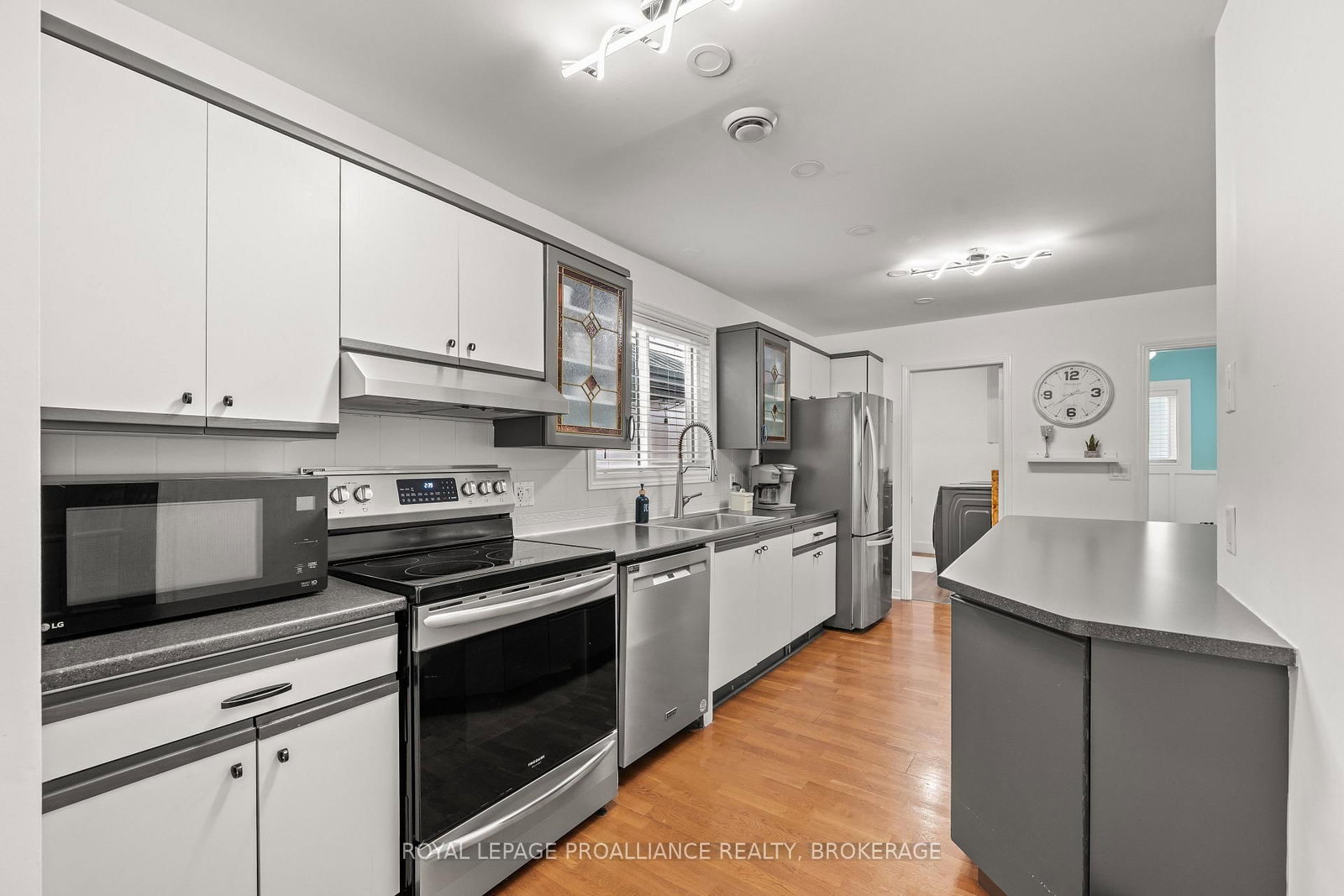 22 Heritage Drive • Bath, ON photo 14