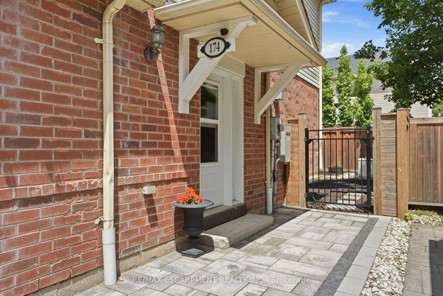 174 Fellowes Crescent