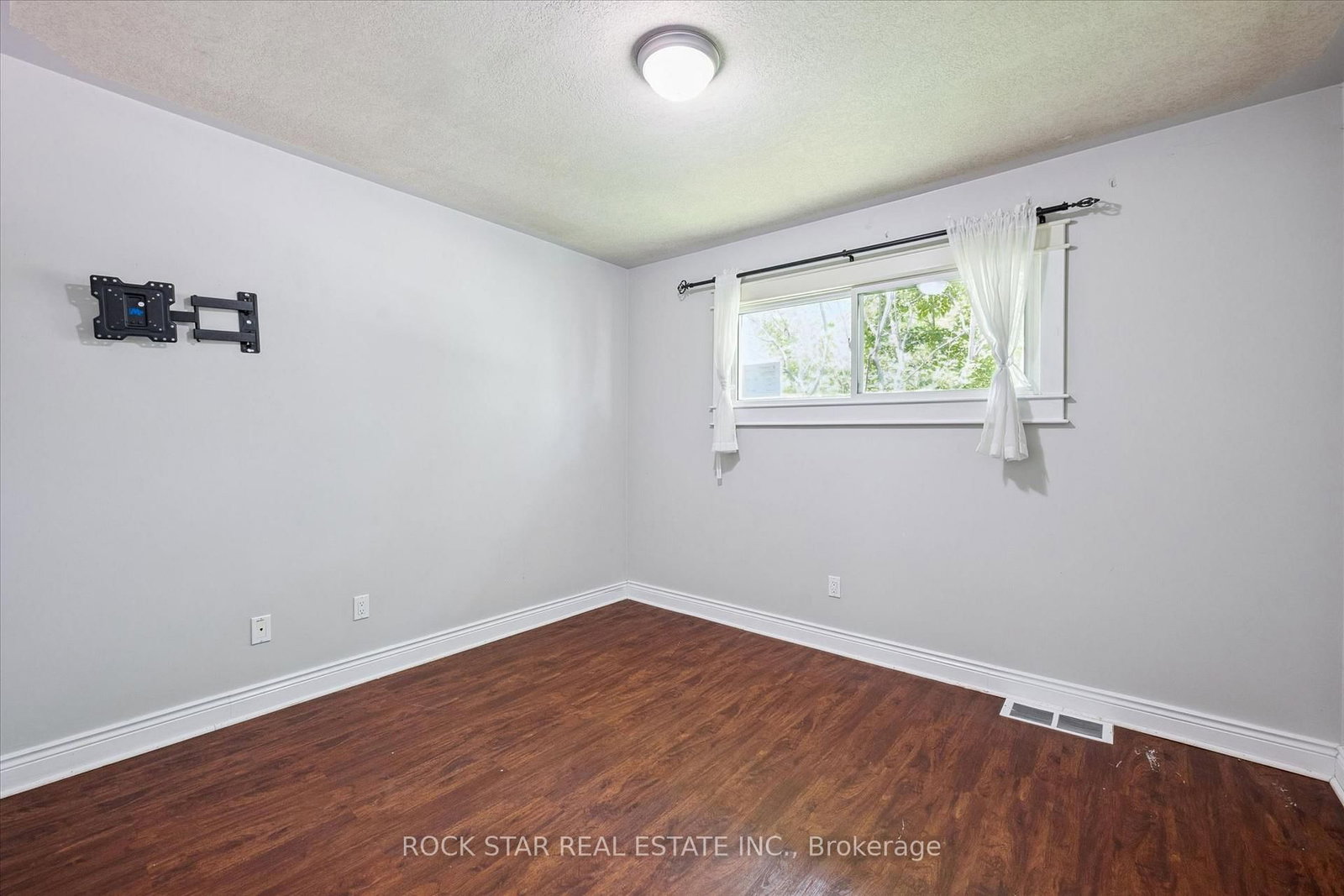 16 BEAUCOURT Place • Hamilton, ON photo 12