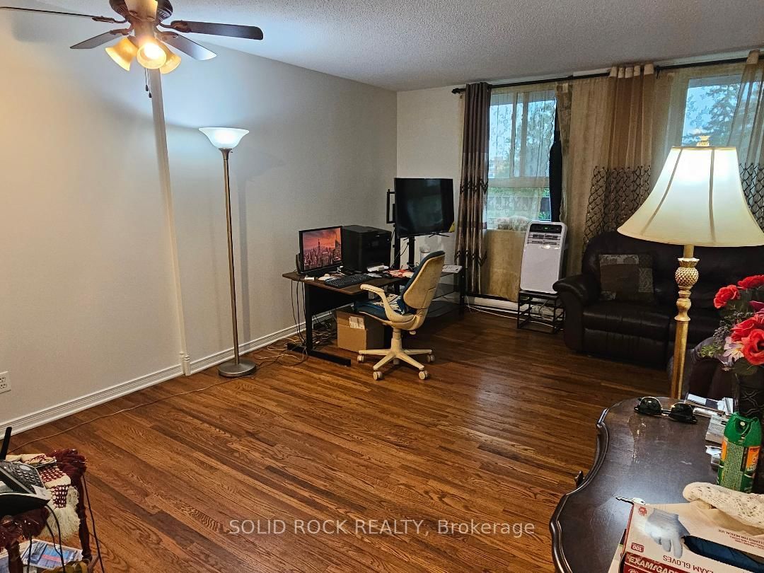 2000 Jasmine Crescent • #304 • Ottawa, ON photo 10