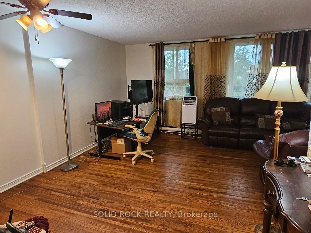 2000 Jasmine Crescent • #304 • Ottawa, ON photo 11