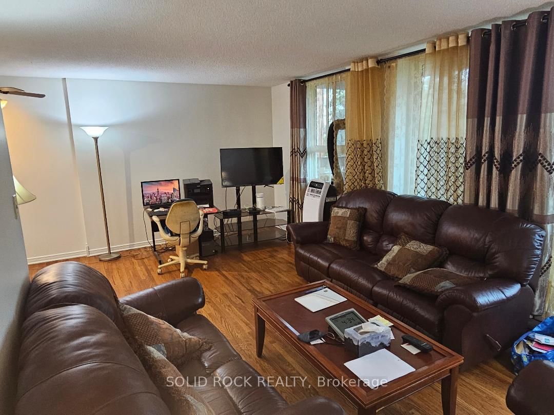 2000 Jasmine Crescent • #304 • Ottawa, ON photo 14