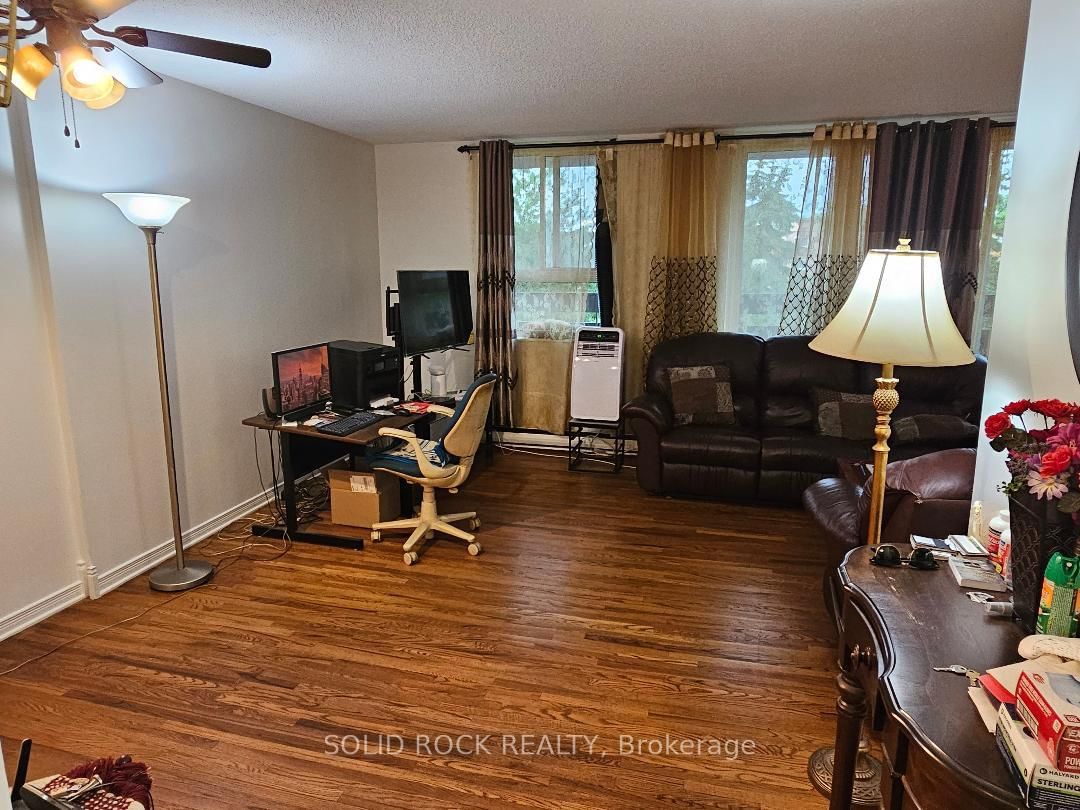 2000 Jasmine Crescent • #304 • Ottawa, ON photo 9