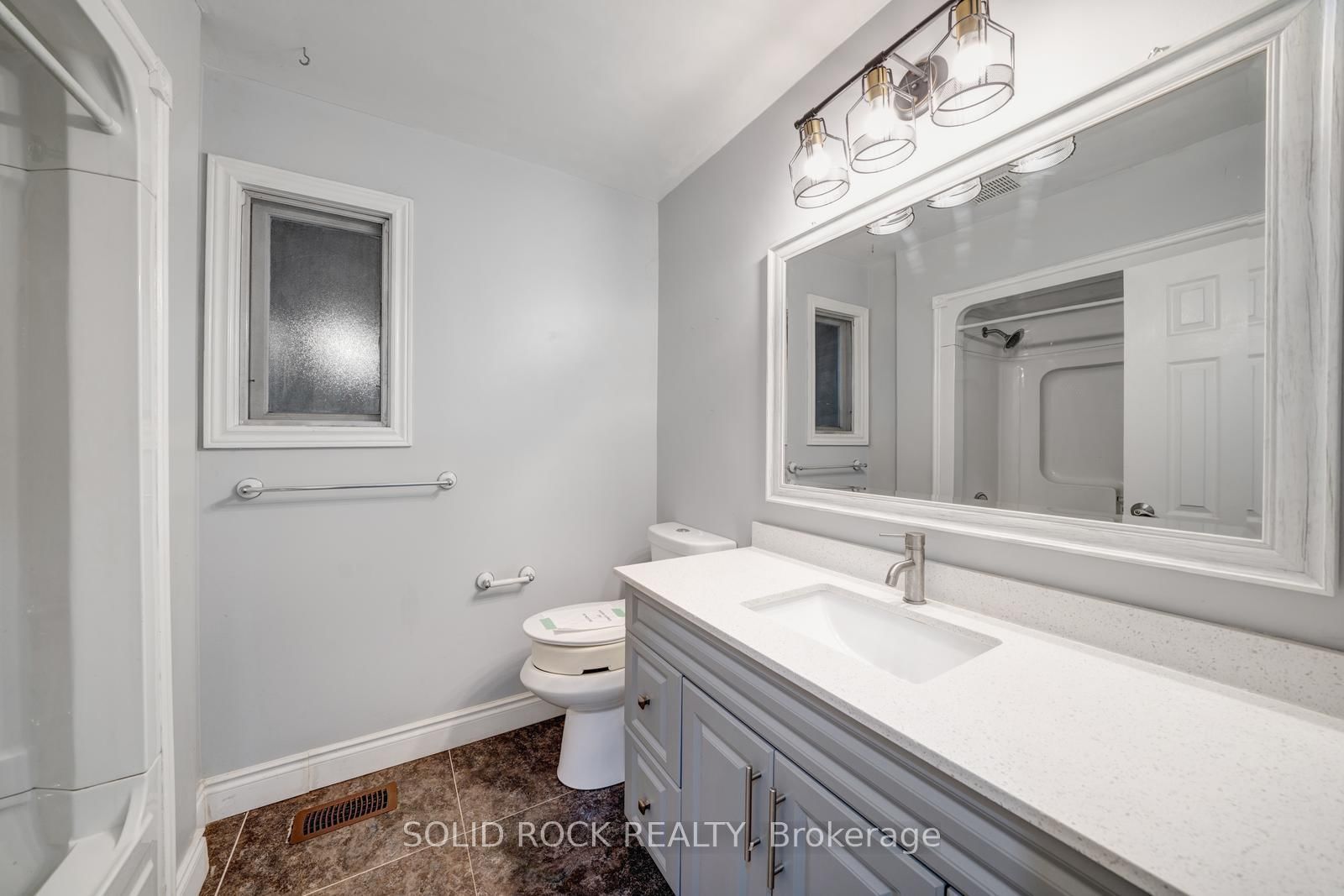 19 Coverdale Avenue • Cobourg, ON photo 15
