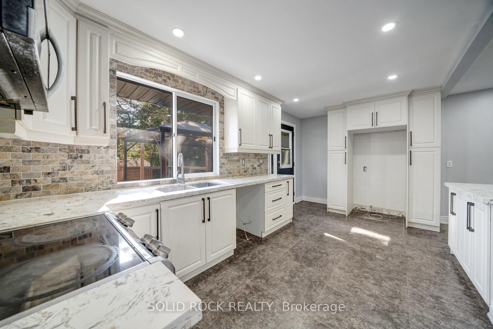 19 Coverdale Avenue • Cobourg, ON photo 8