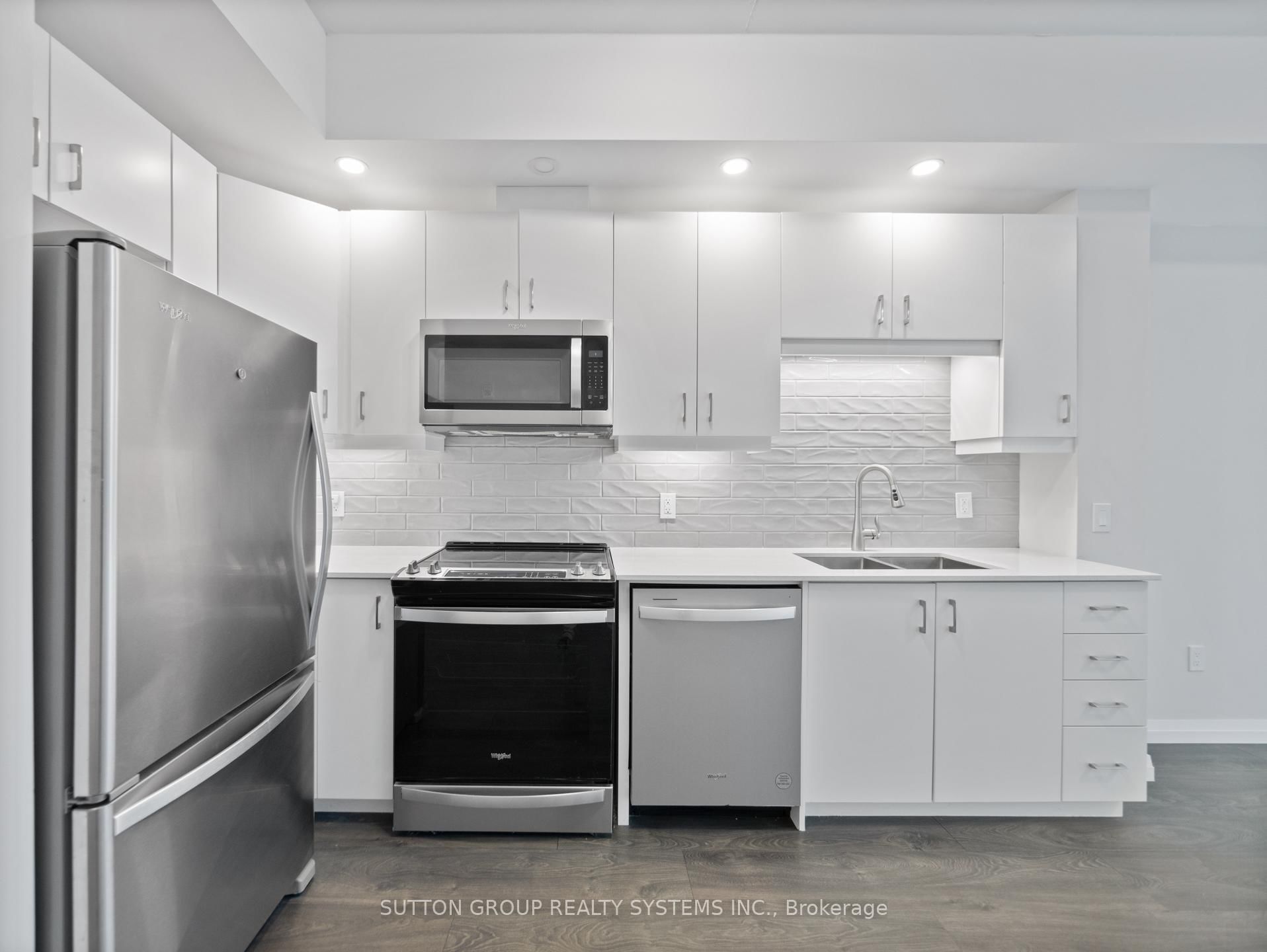 108 Garment Street, Unit 404