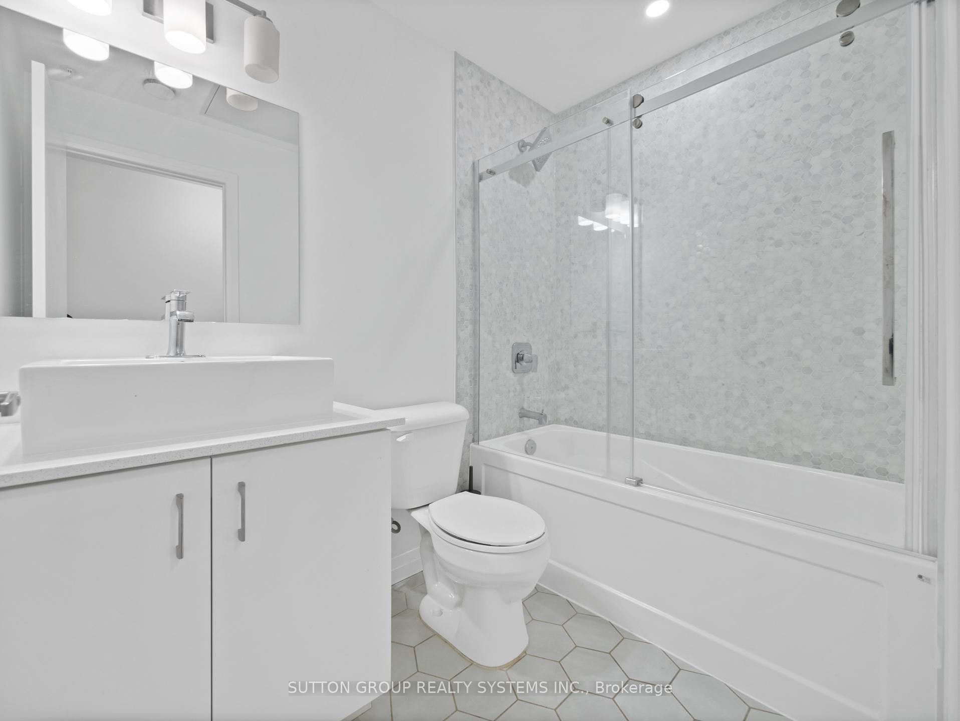 108 Garment Street, Unit 404
