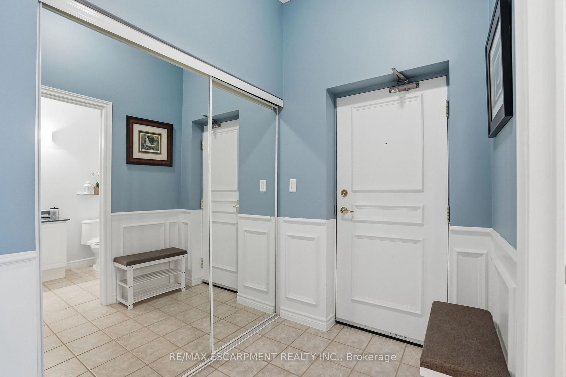 262 Dundas Street E, Unit 219