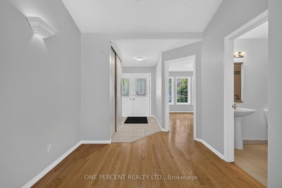 6 Windchime Crescent • Ottawa, ON photo 5