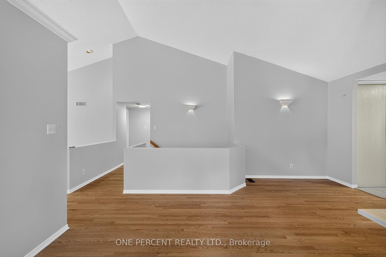 6 Windchime Crescent • Ottawa, ON photo 9