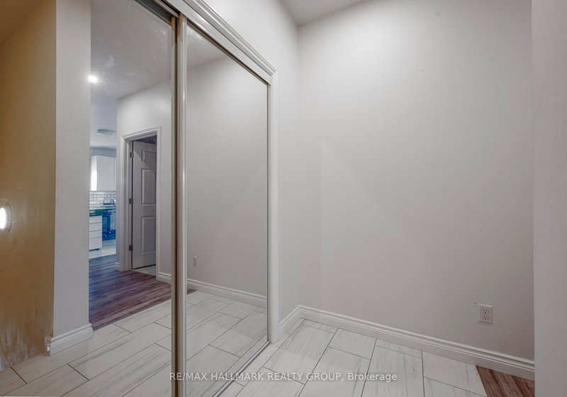 117 Drummond Street W W
