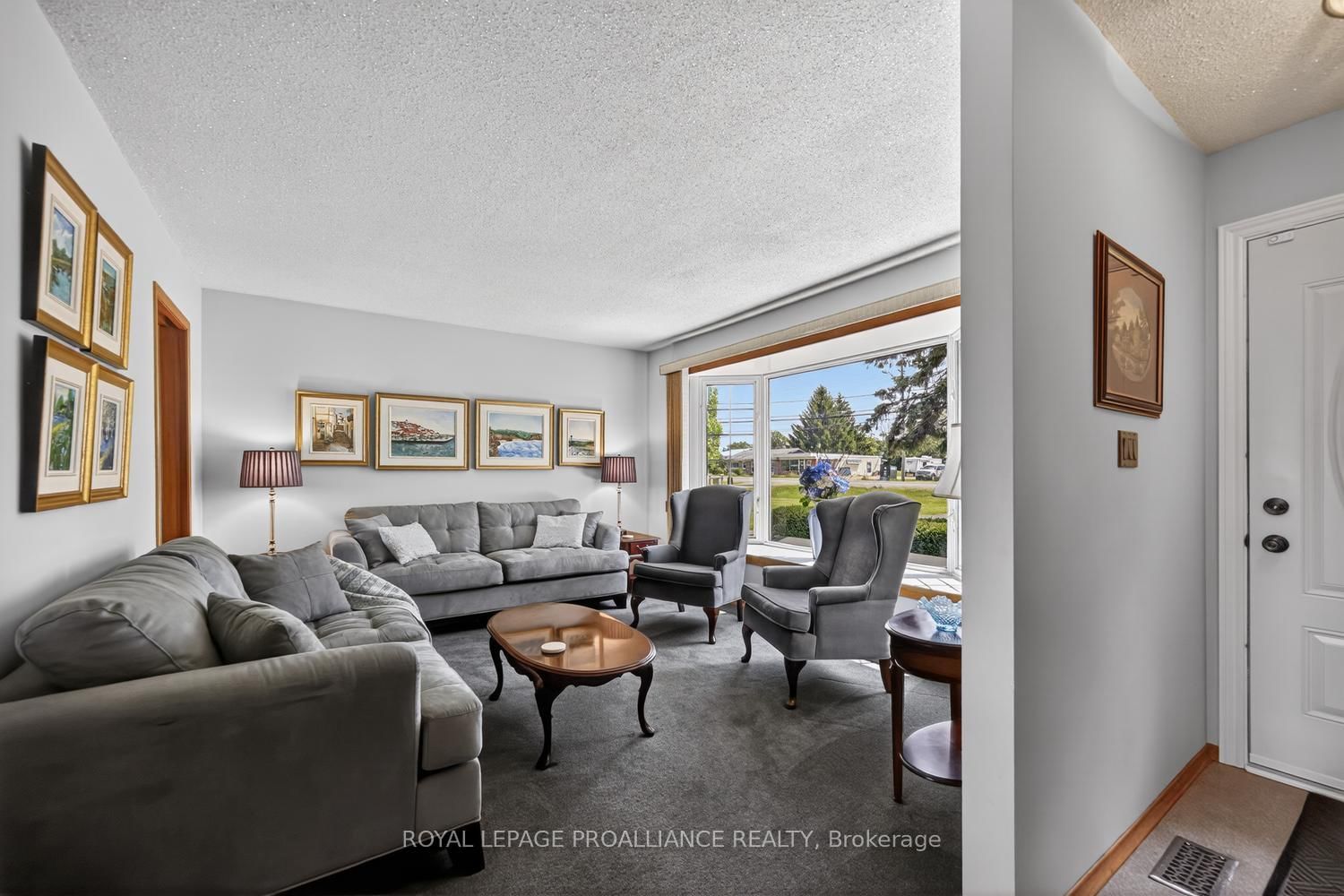 733 Stewart Boulevard • Brockville, ON photo 3
