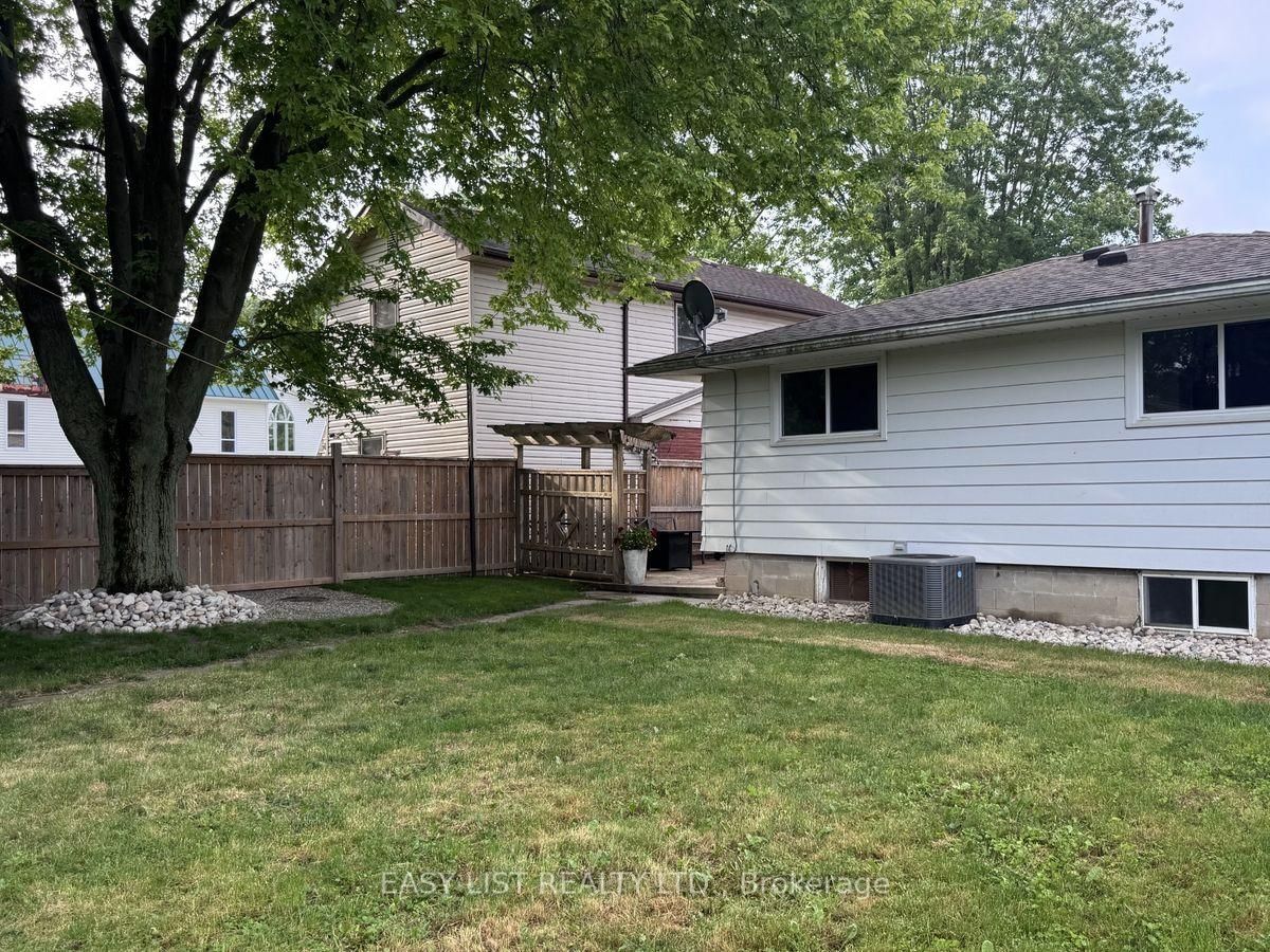 Listing Image 9