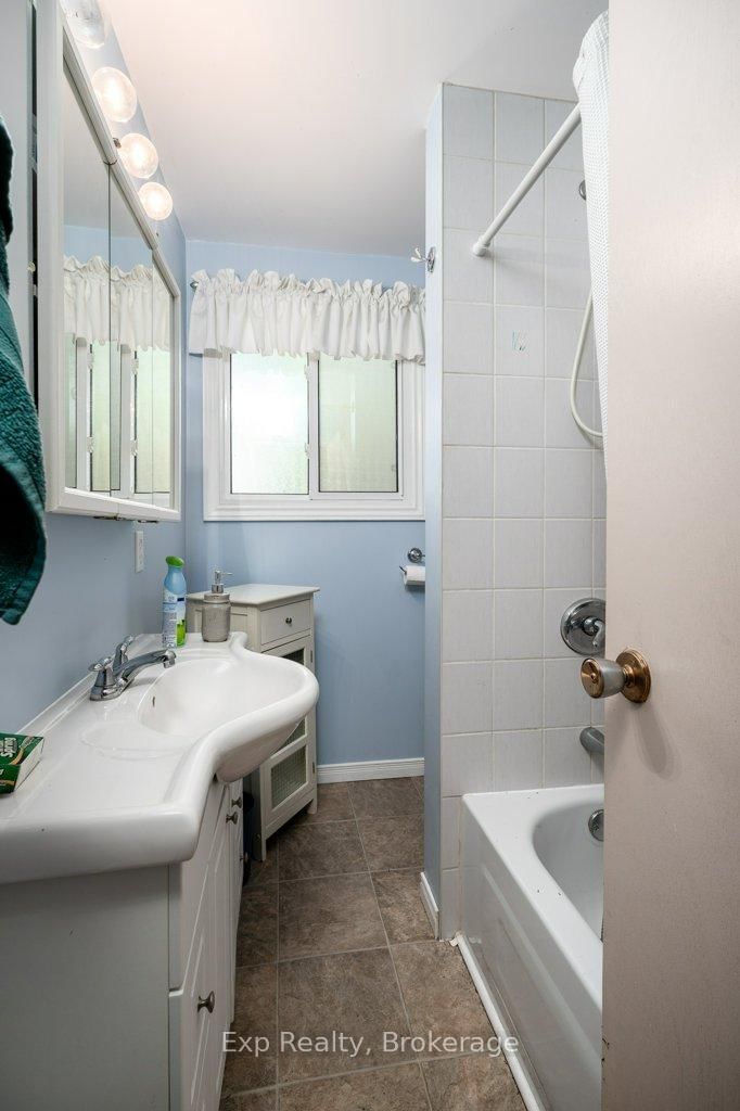40 Twin Shore Lane • Limoges, ON photo 13