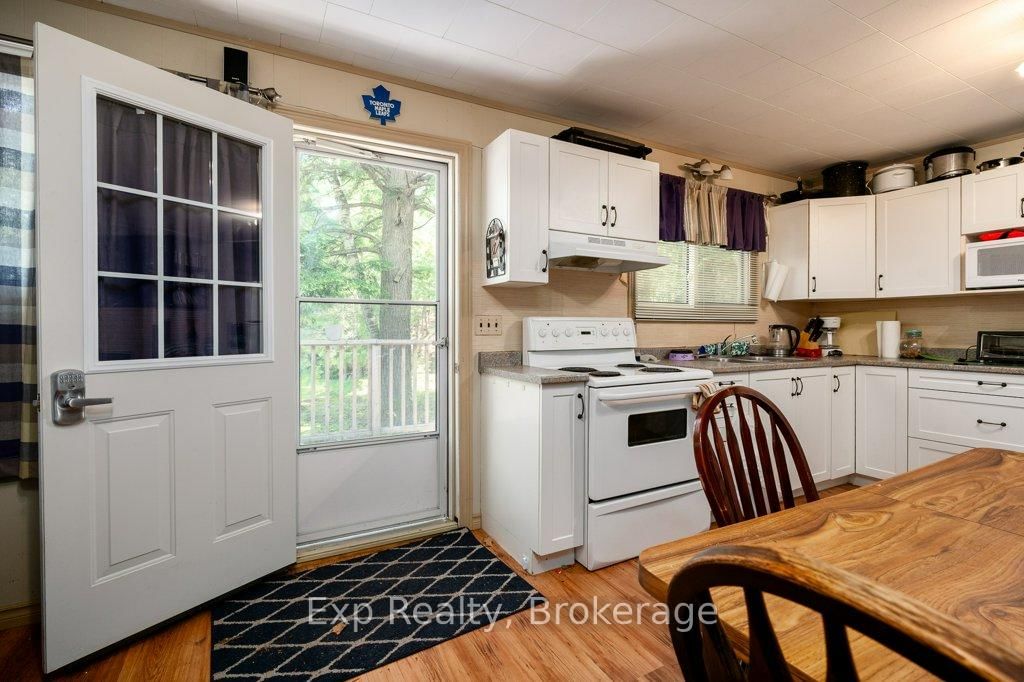 40 Twin Shore Lane • Limoges, ON photo 6