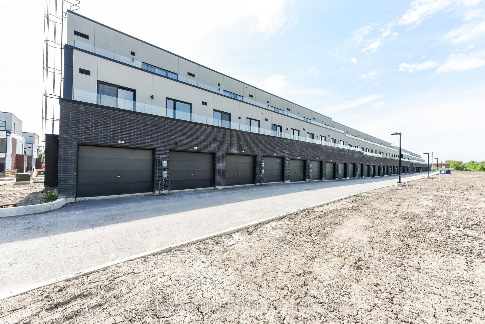 92 - 92 Everett Common, St. Catharines 2