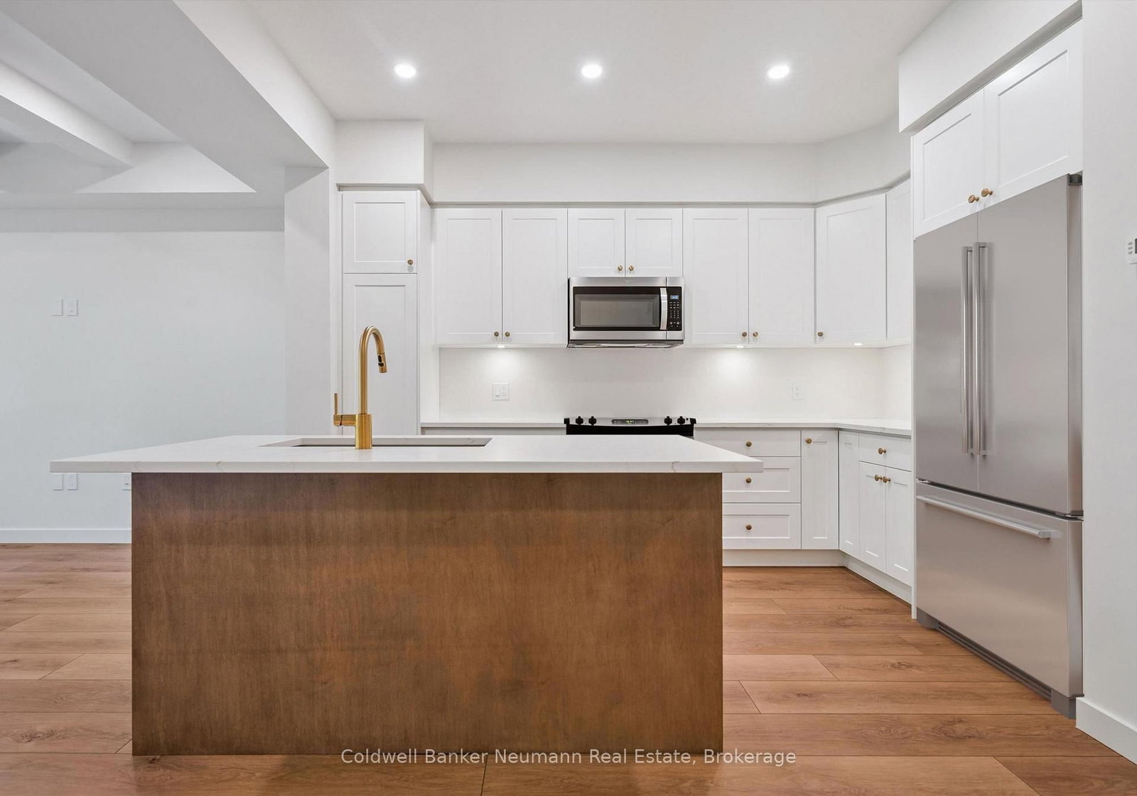 16 Fieldstone Lane • Centre Wellington, ON photo 4