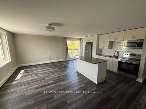 501 - 30 Chatham Street