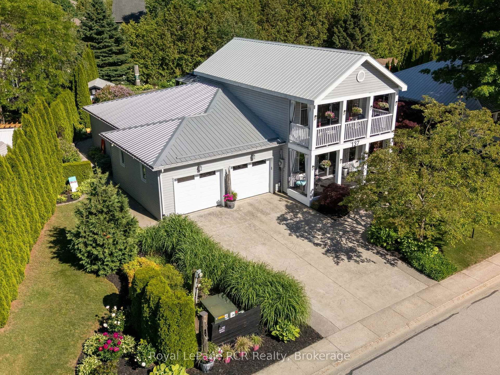 137 383 McNabb Street • Saugeen Shores, ON photo 1