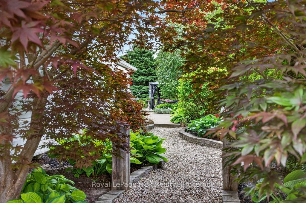 137 383 McNabb Street • Saugeen Shores, ON photo 37