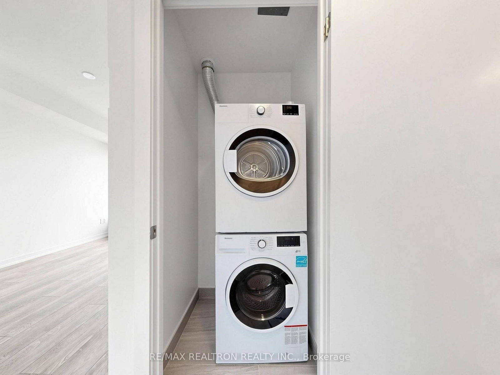 15 S Wellington Street • #1210 • Kitchener, ON photo 31