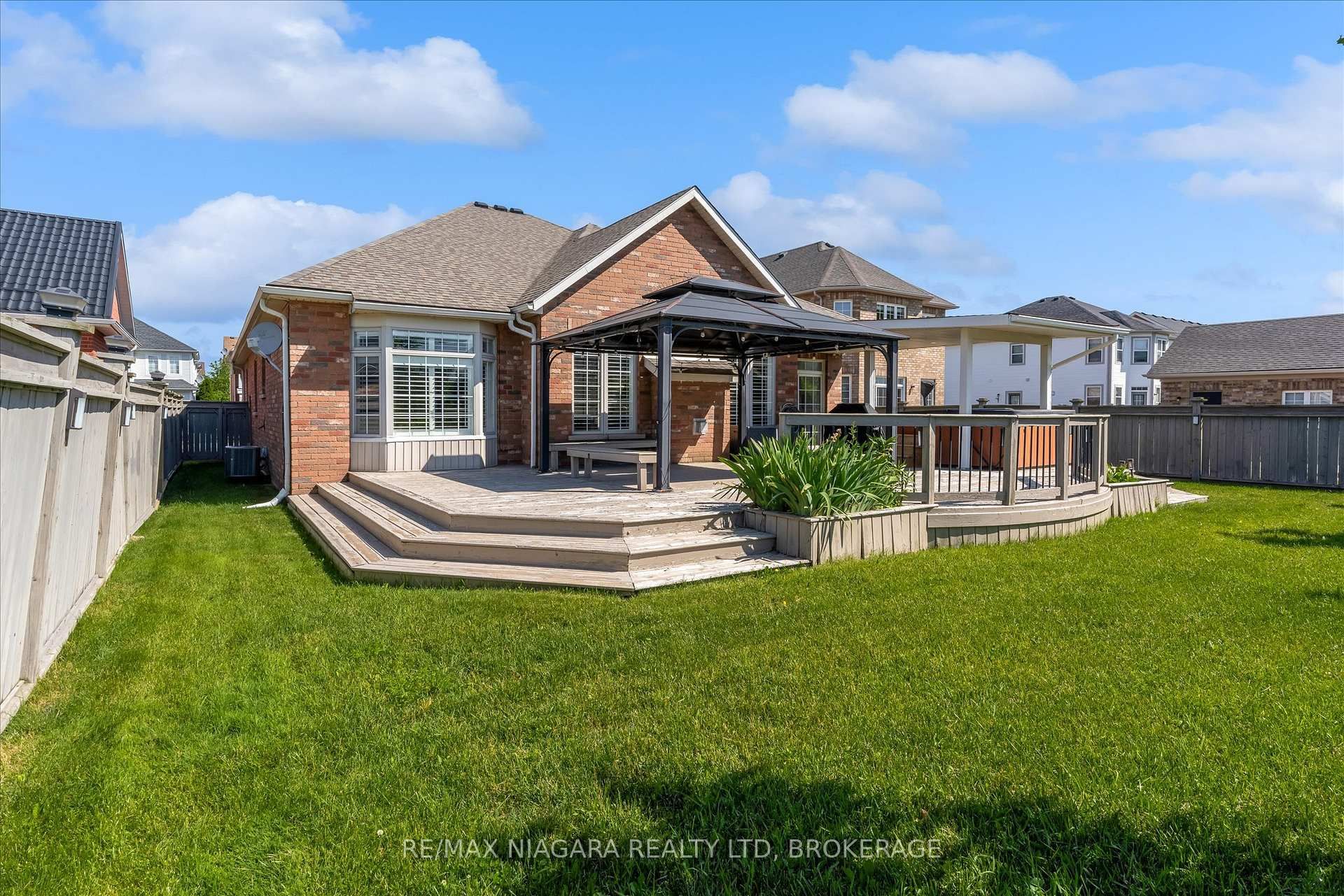 404 Wright Crescent