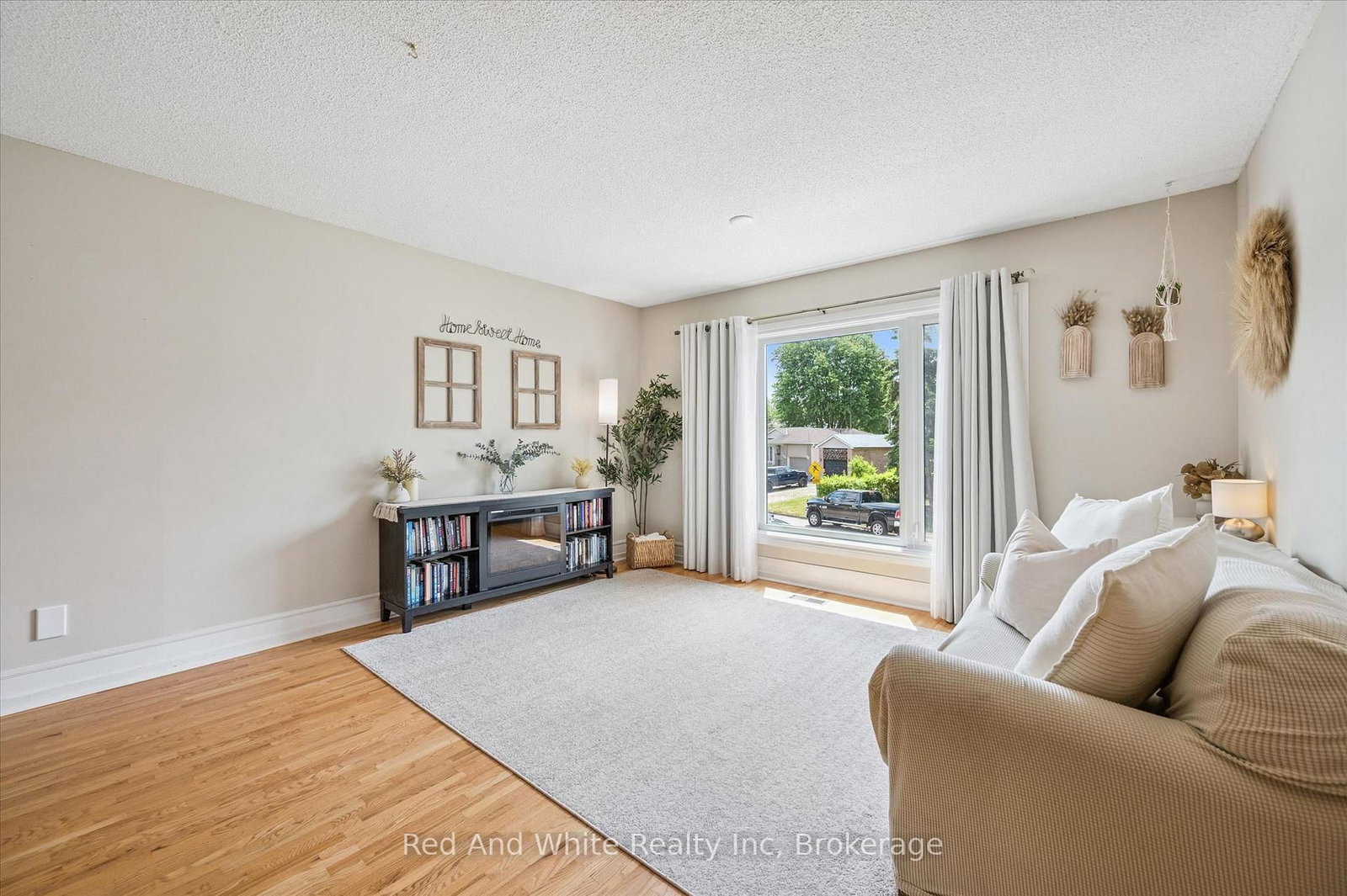 24 Byton Lane • Cambridge, ON photo 1