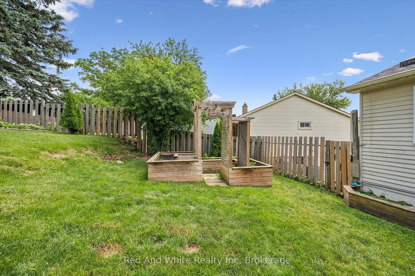 24 Byton Lane • Cambridge, ON photo 30