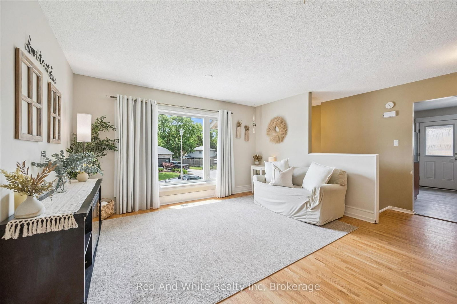 24 Byton Lane • Cambridge, ON photo 5
