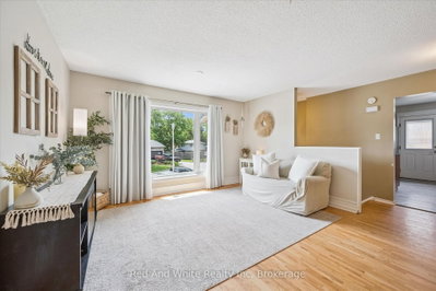 24 Byton Lane • Cambridge, ON photo 5