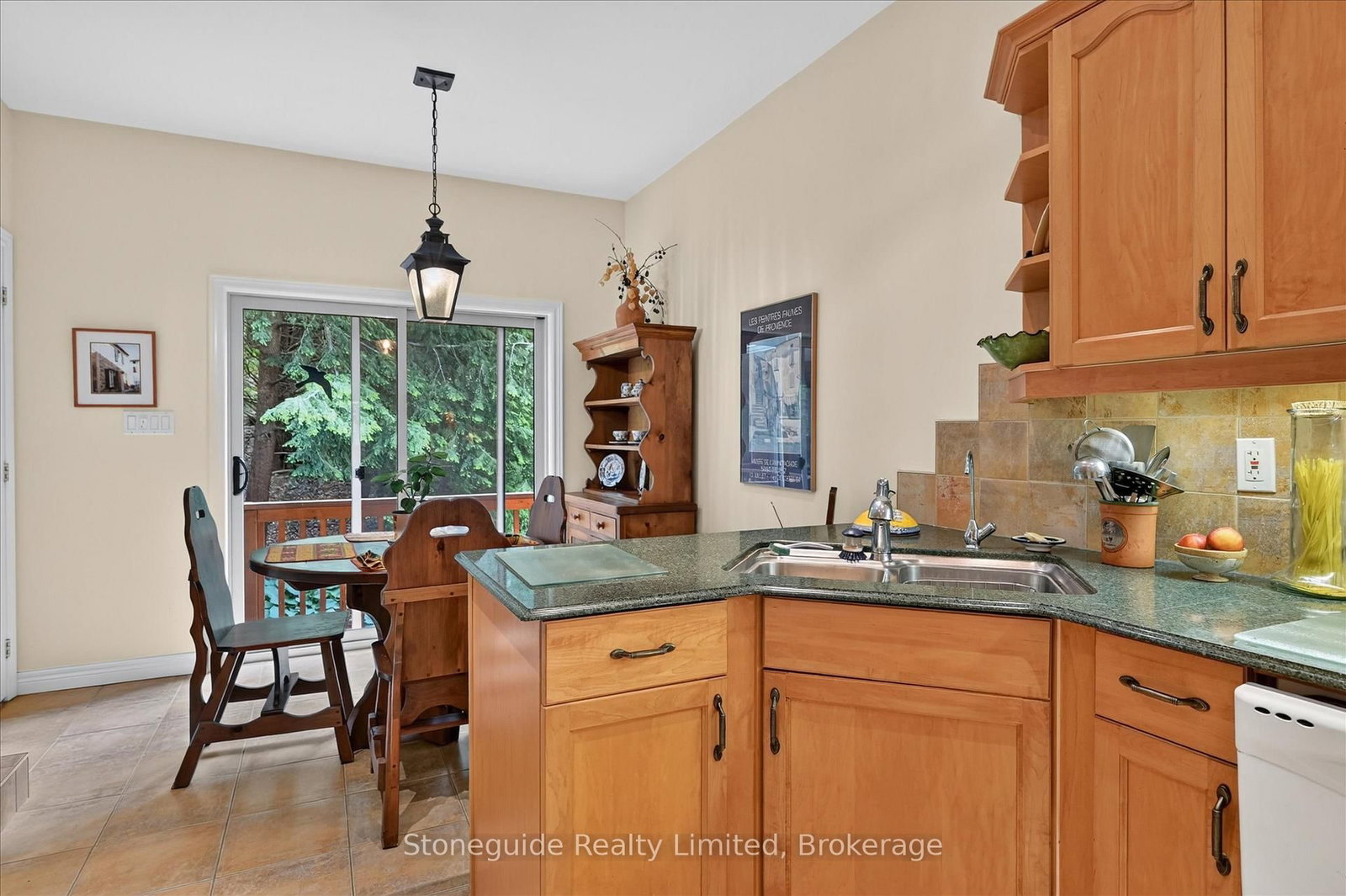 761 Cedarhurst Drive • Selwyn, ON photo 9