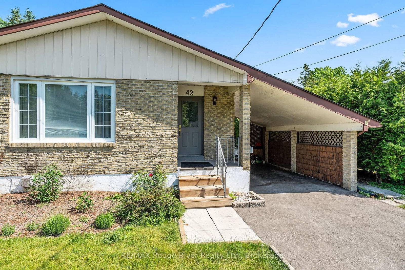 42 Meredith Crescent • Cobourg, ON photo 2