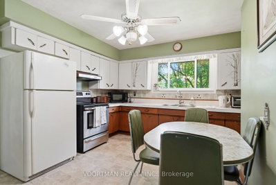 12 Kew Court — photo 3