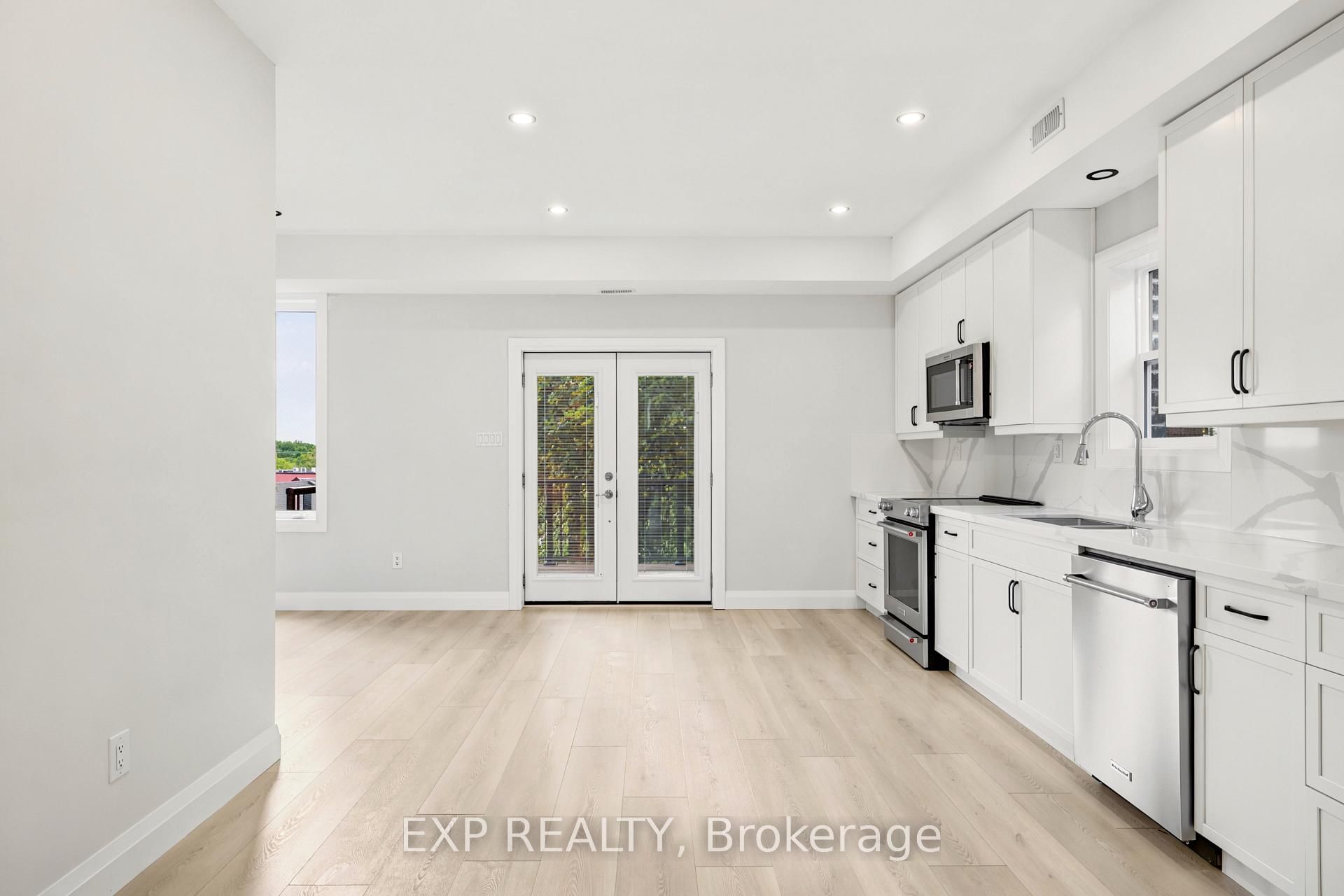 129 St George Street