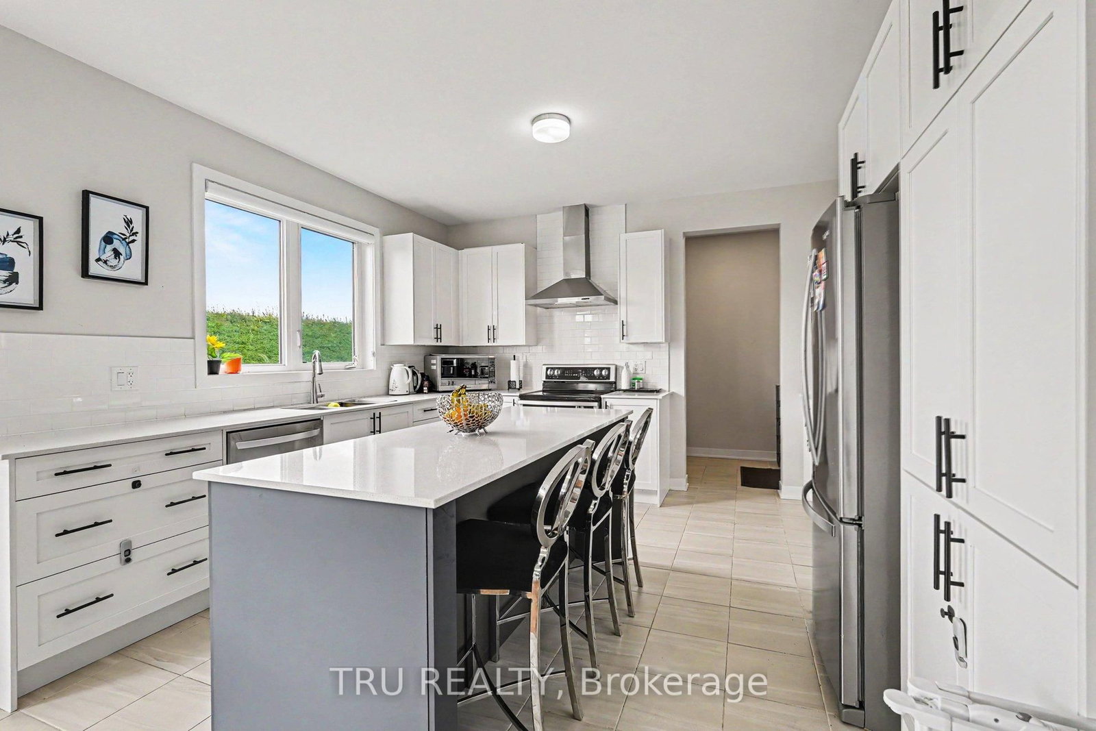 748 EMINENCE Street • Ottawa, ON photo 10