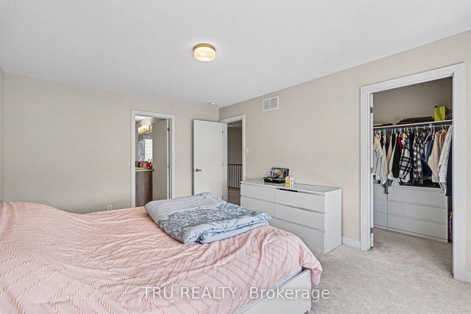 748 EMINENCE Street • Ottawa, ON photo 15