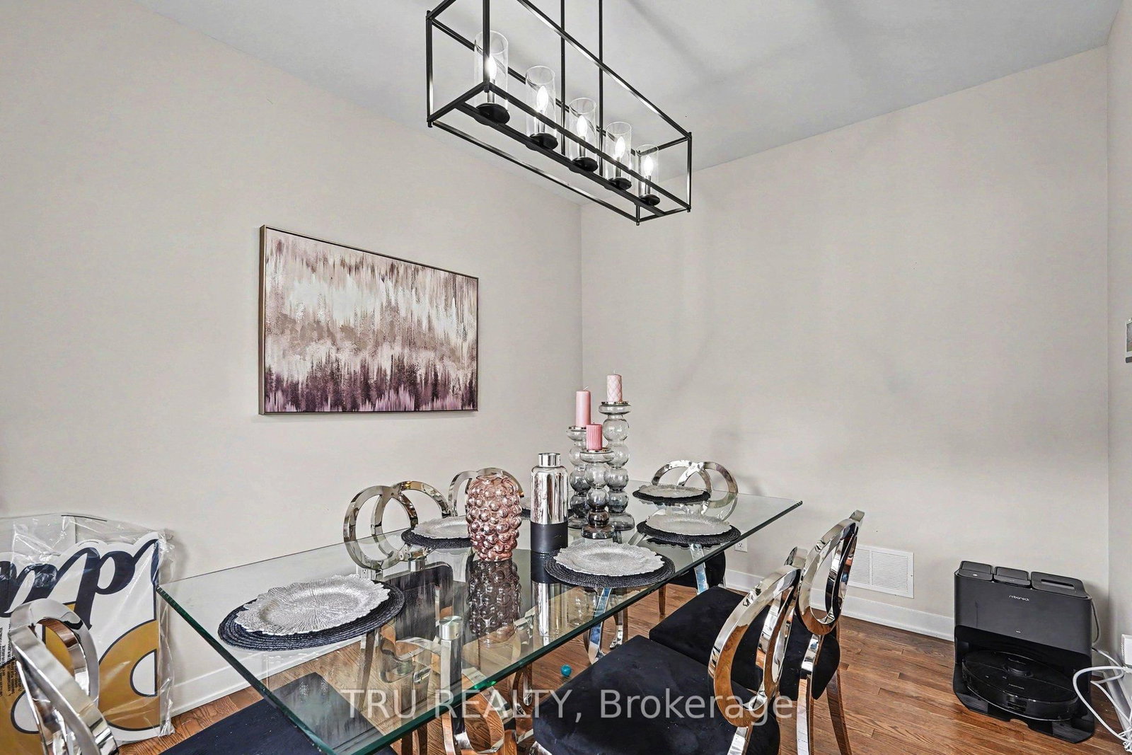748 EMINENCE Street • Ottawa, ON photo 5