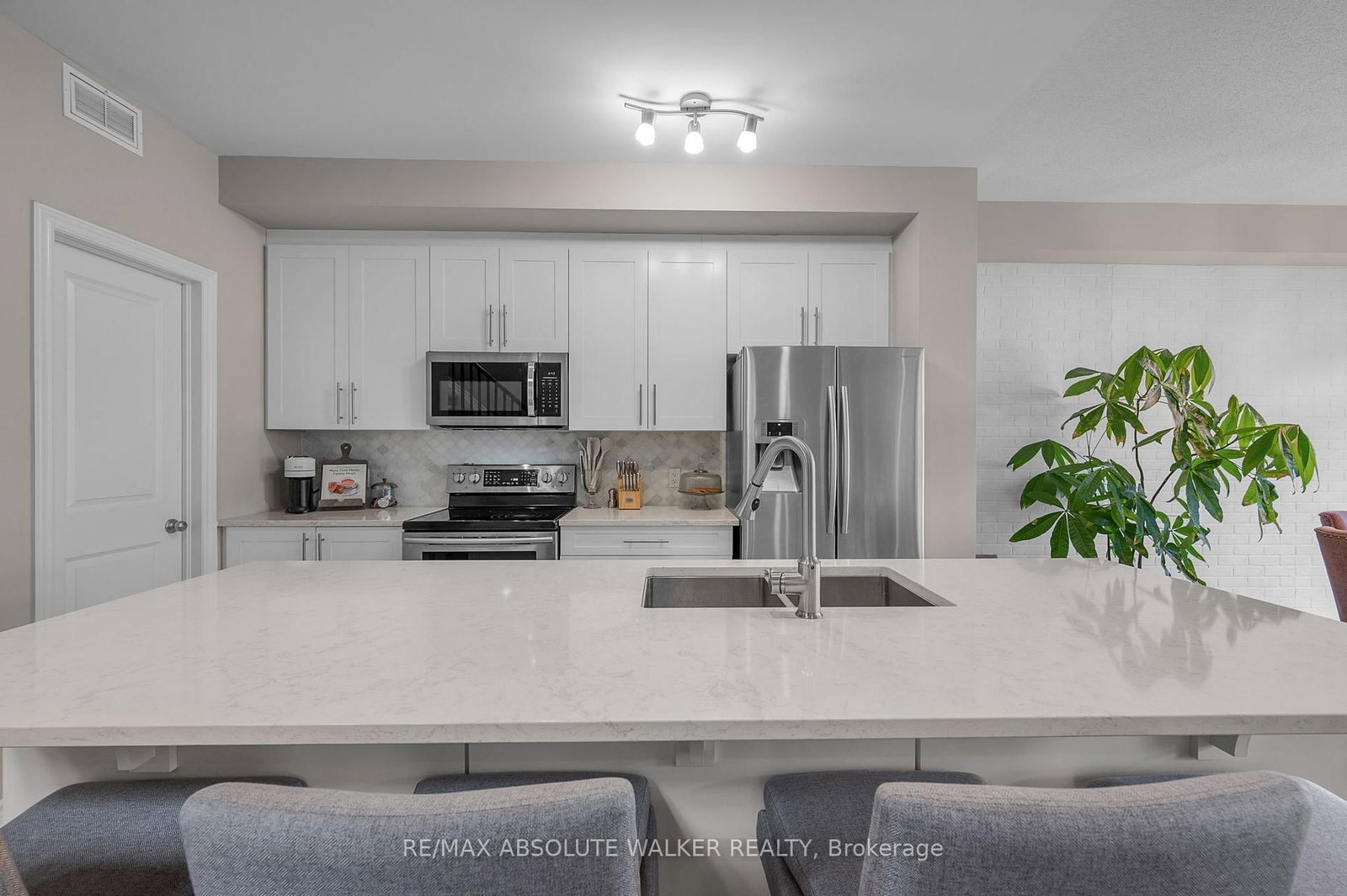 400 Gerry Lalonde Drive • Ottawa, ON photo 18