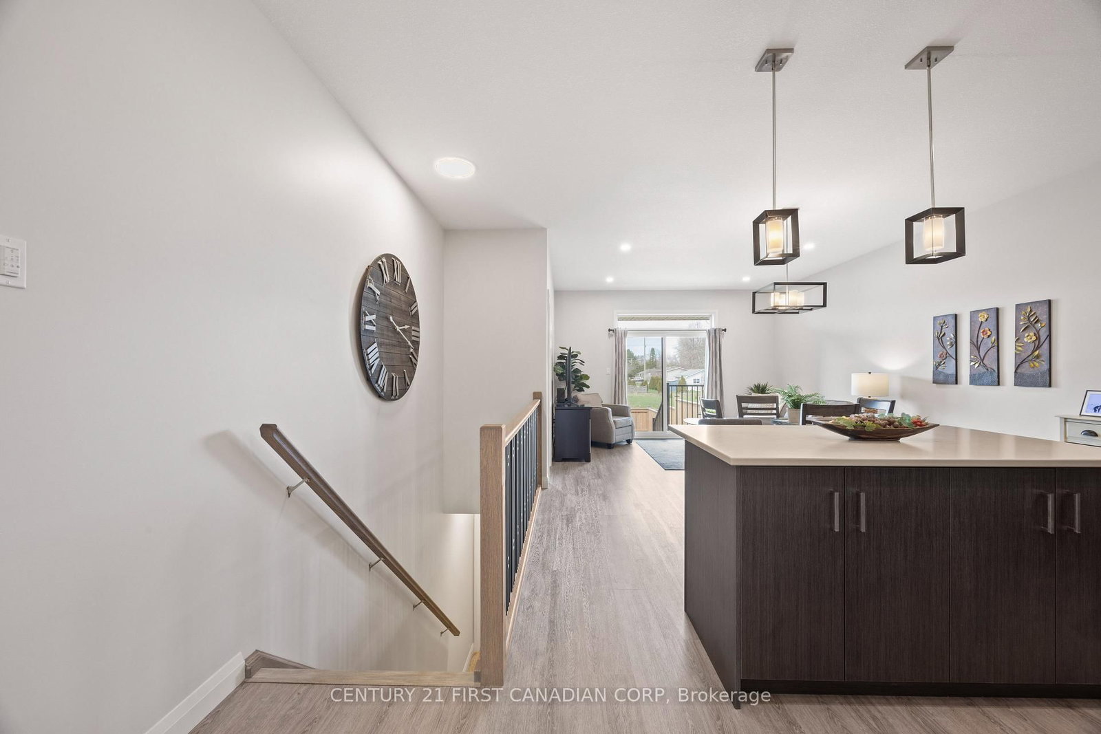 100 Rowe Avenue • South Huron, ON photo 11