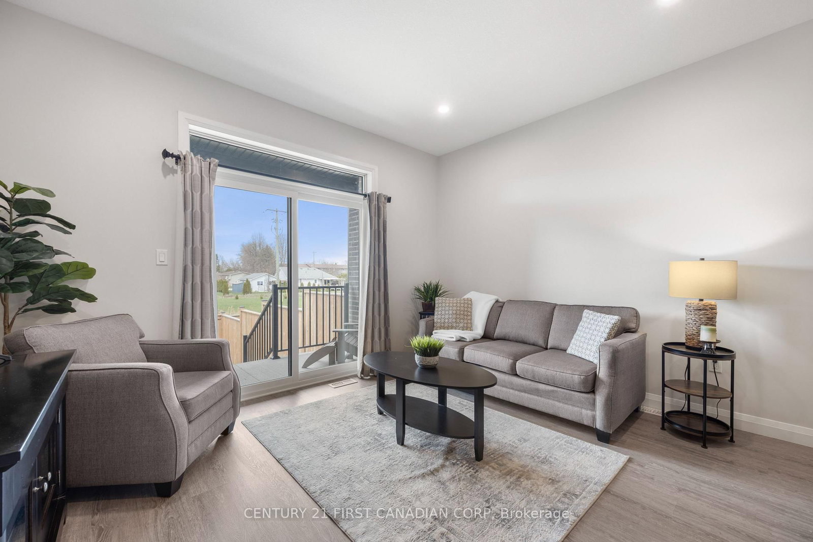 100 Rowe Avenue • South Huron, ON photo 20