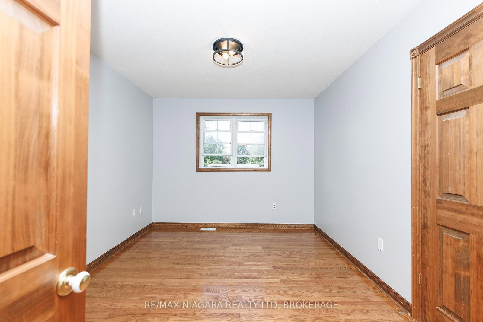 664 Lakeview Road • Fort Erie, ON photo 17