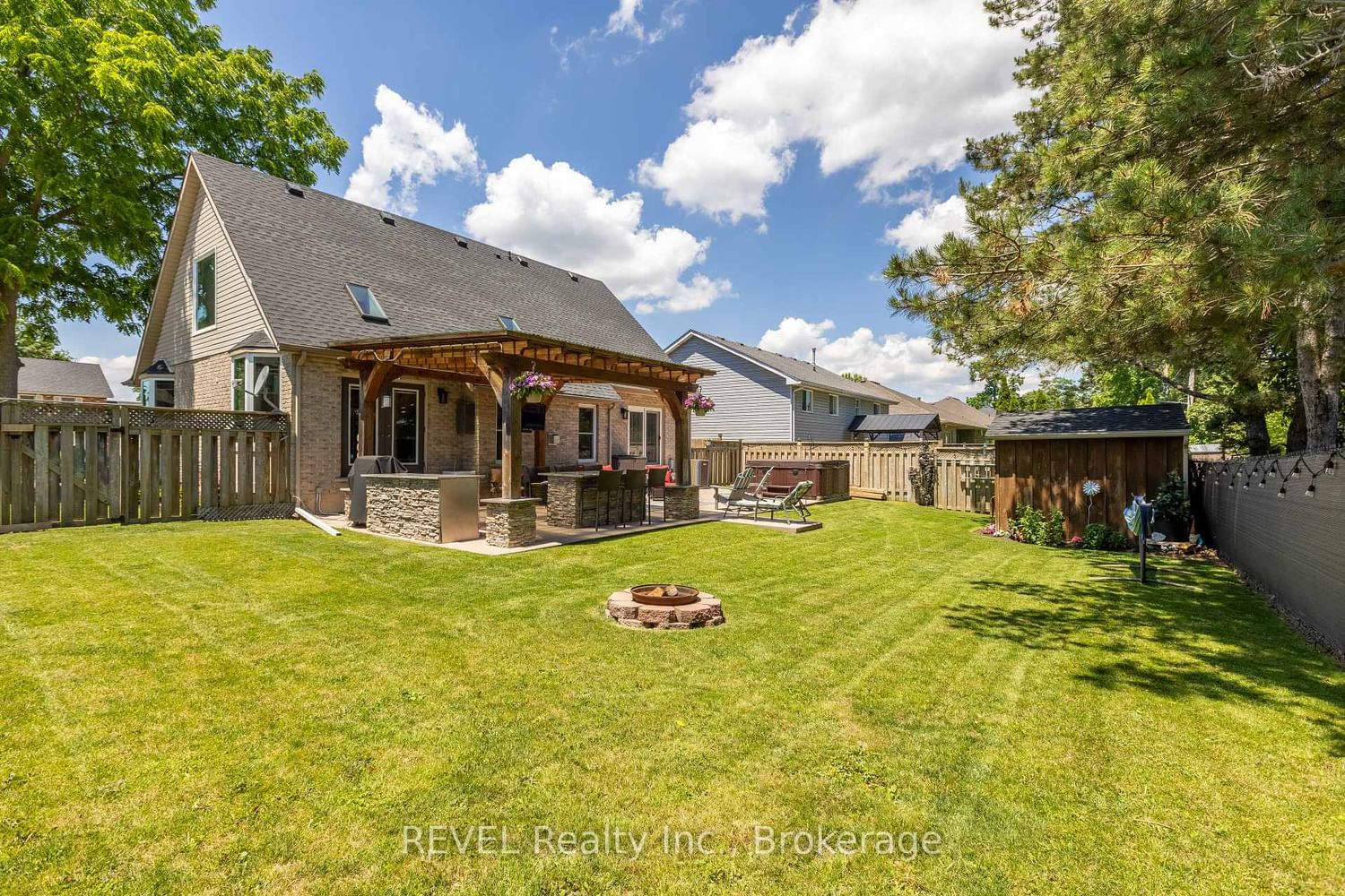 45 Westwood Drive • Port Colborne, ON photo 2