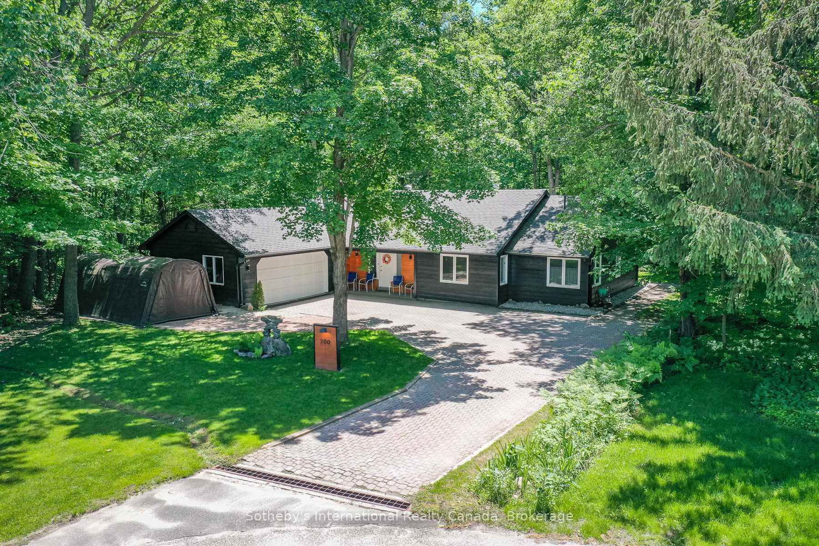 200 Tiffany Trail • Gravenhurst, ON photo 2