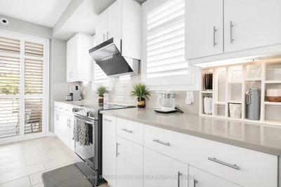 121 Lovett Lane • Guelph, ON photo 9