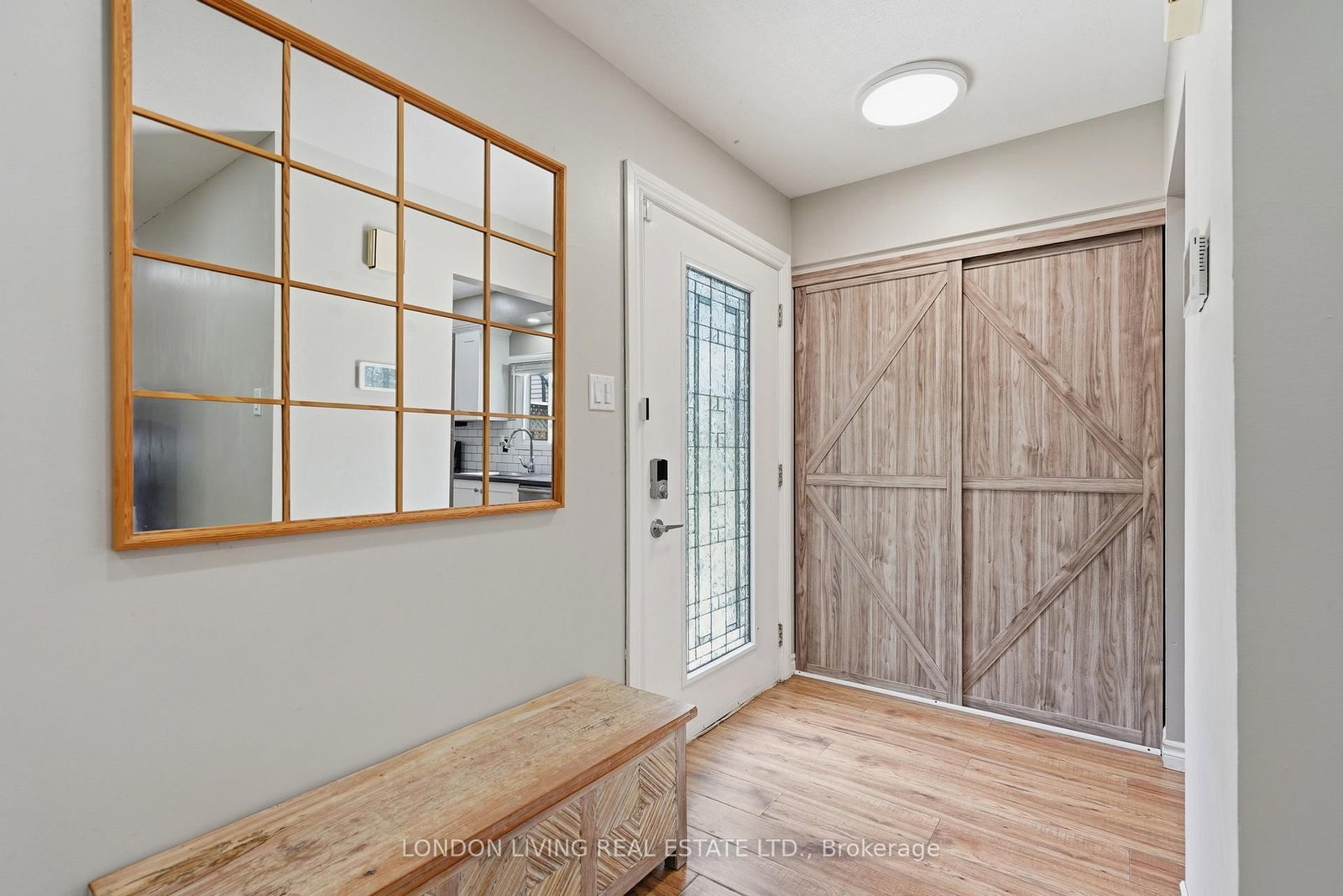 388 Deveron Crescent, London South — photo 8