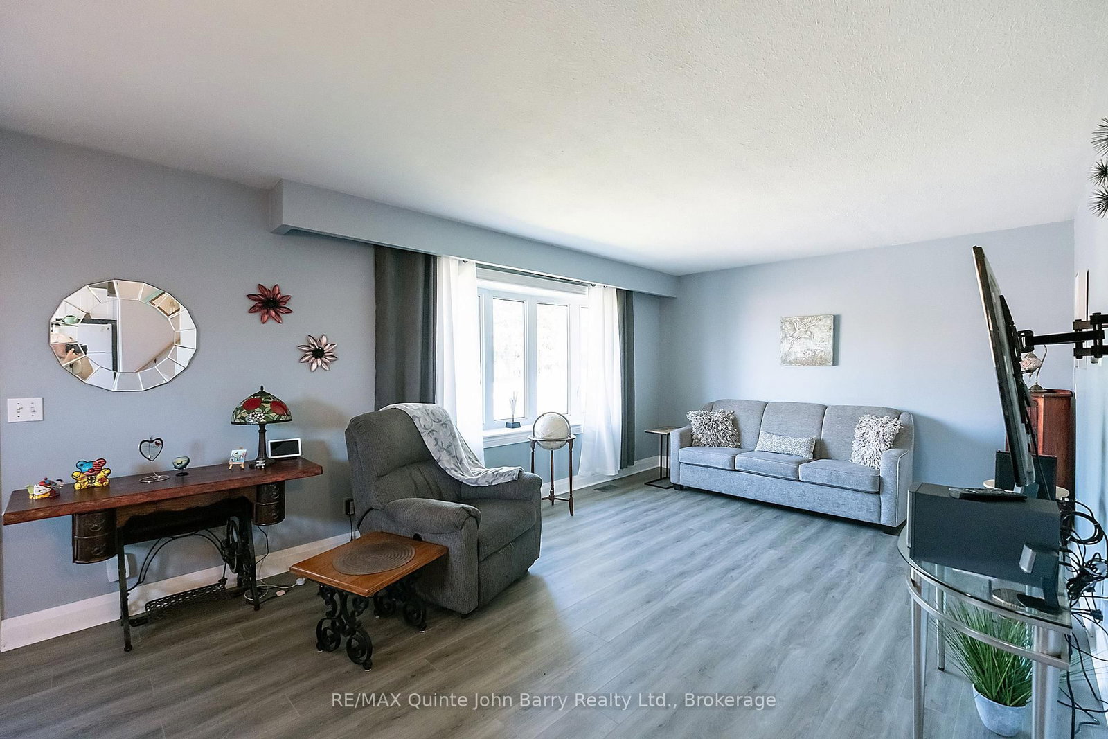 91 Scott Street • Quinte West, ON photo 3